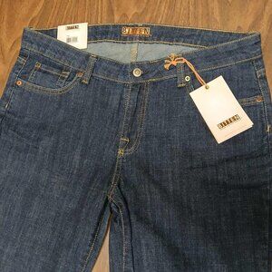 Bitten by Sarah Jessica Parker Size 12 short Bootcut Dark Wash Denim Jeans NWT